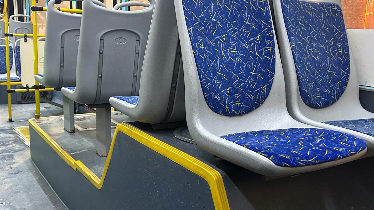 Власти Петербурга рассказали, как ускоряют движение общественного транспорта