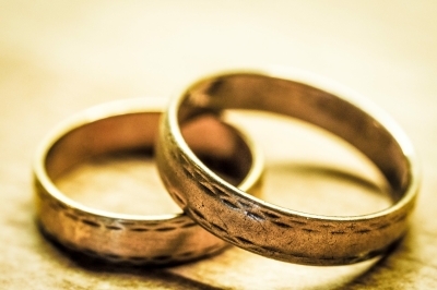 За 50 лет в браке россиянам предложили ввести денежное поощрение