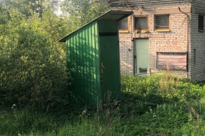 Россиянам напомнили о правилах и штрафах при выборе мест для дачного туалета