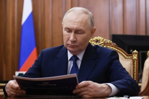 Путин распорядился остановить боевые действия на Пасху