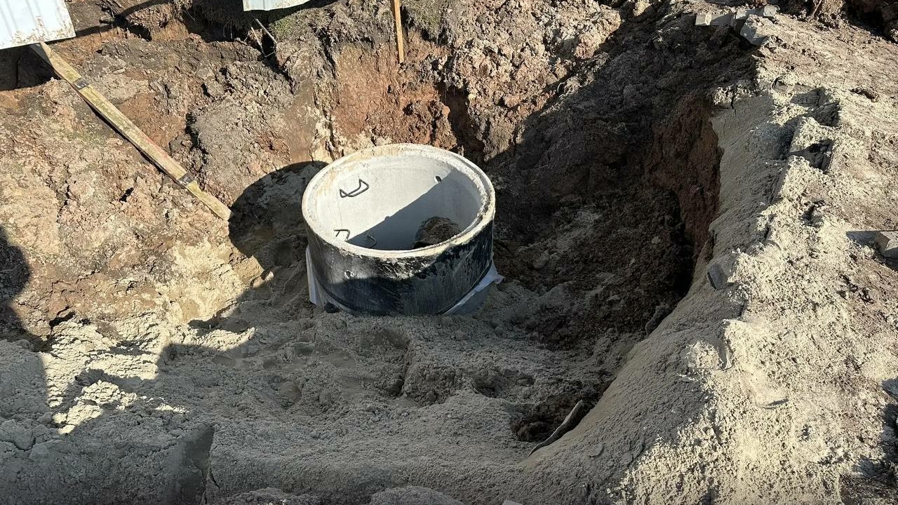 Вобликов осмотрел стройки на улицах Победы и Ленинградской в Калининградской области