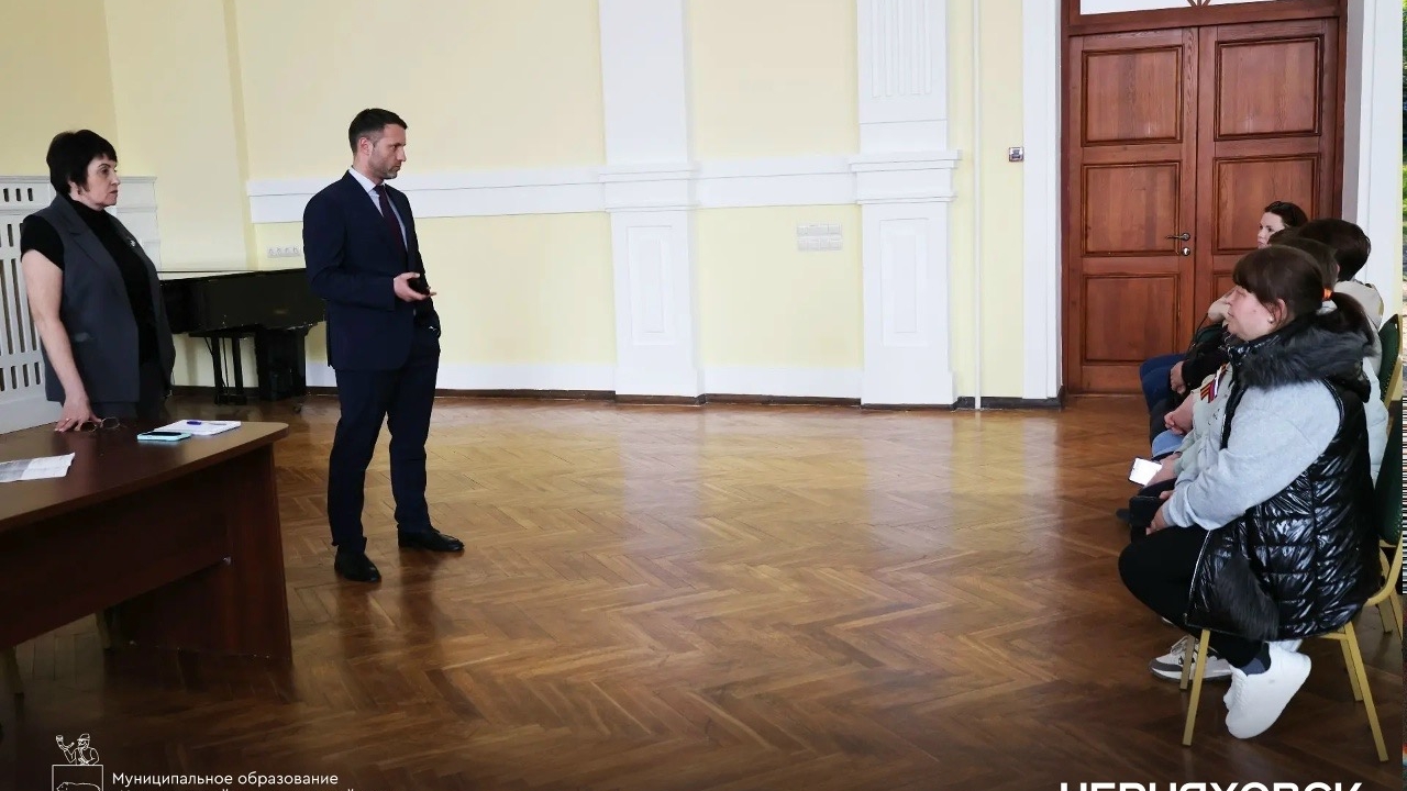 Виктор Вобликов: черняховцев переселят из аварийного дома в кратчайшие сроки