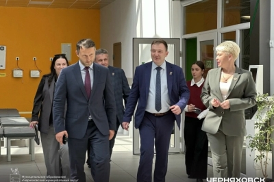 Вобликов рассказал Бугаеву об изменениях в школах Черняховска