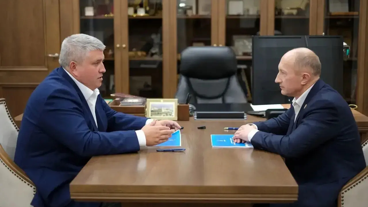 Дронов: регулярность автобусных перевозок в Новгородской области достигла 99%