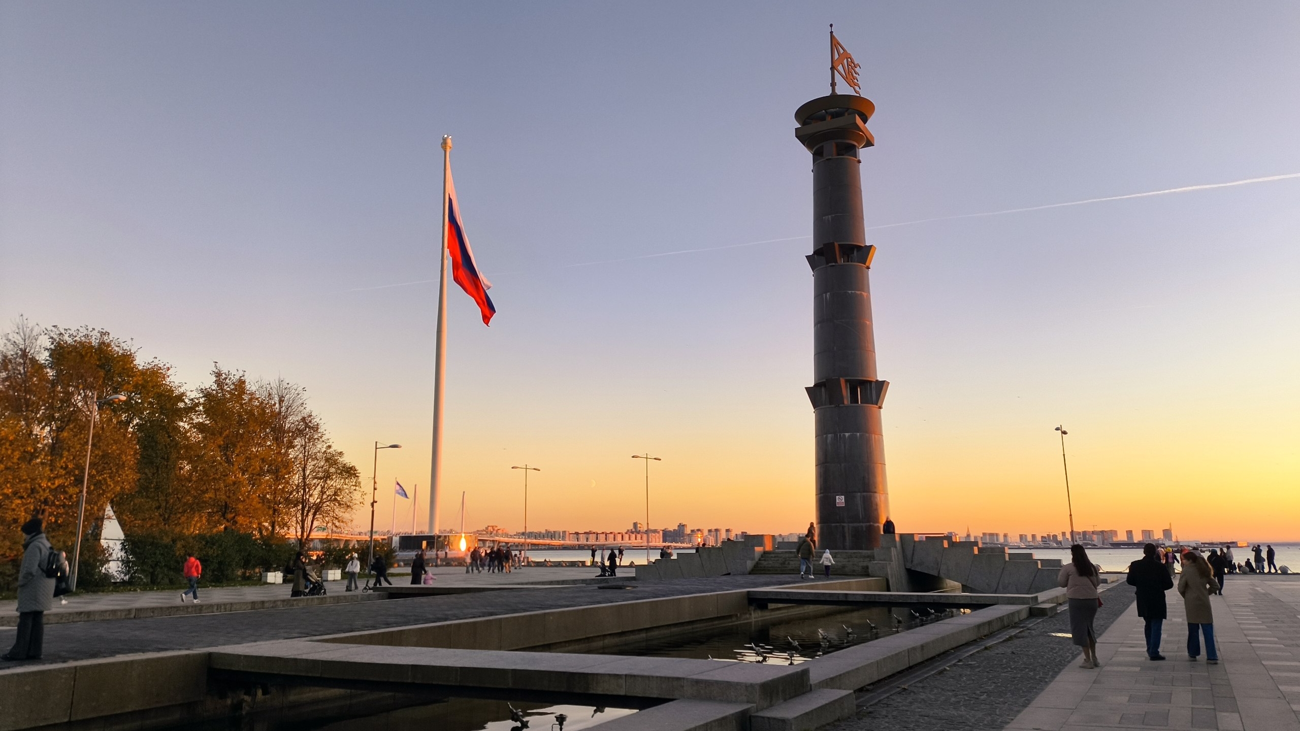 Петербург хотят переименовать в Ленинград